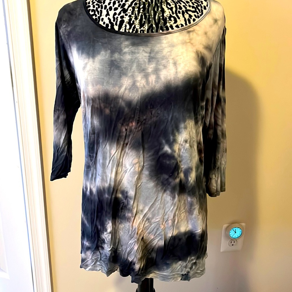 Tie Dye women’s top - plus size 2X - Blue & White - Super soft fabric 💙🤍